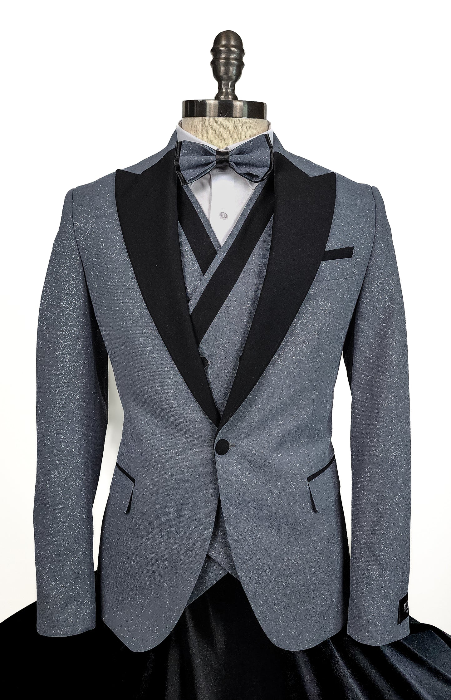 Platinum Prestige Tuxedo